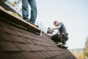 Local Roofers in Glen Oaks, NY